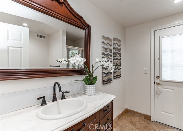 756 N Malden Avenue, Fullerton CA: https://media.crmls.org/medias/c5d31bf9-5954-49a9-a890-92dff052abd6.jpg