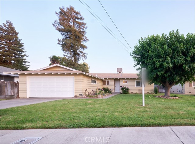 672 E Alexander Avenue, Merced CA: https://media.crmls.org/medias/c5d38f50-19fd-4014-8200-24ab45ee93e2.jpg