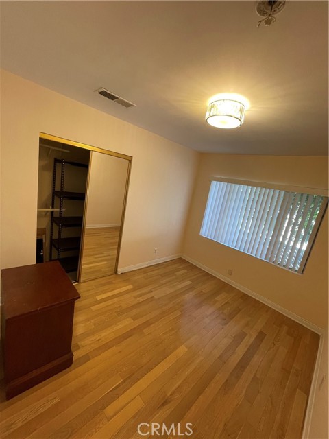 Detail Gallery Image 20 of 28 For 5118 Newcastle Ave, Encino,  CA 91316 - 3 Beds | 2 Baths