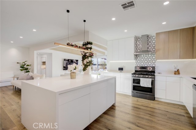 Detail Gallery Image 36 of 72 For 8161 Encino Ave, Northridge,  CA 91325 - 4 Beds | 3 Baths