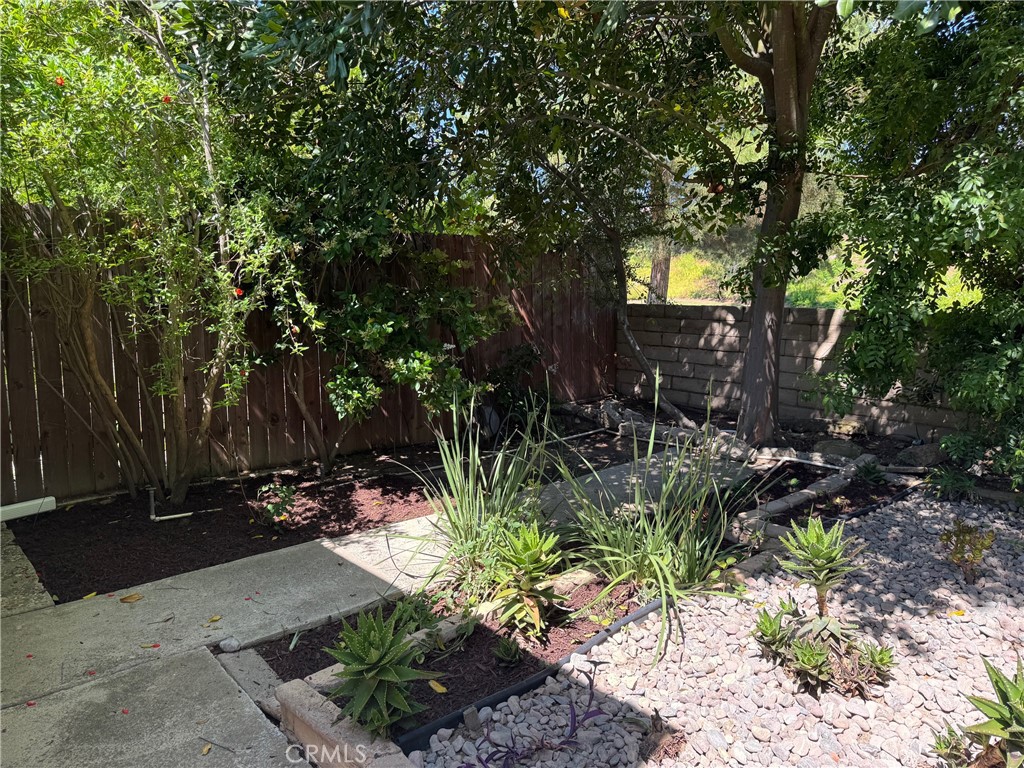 https://media.crmls.org/medias/c5d44621-22d7-461a-a64d-a5c0135005f3.jpg?preset=X-Large