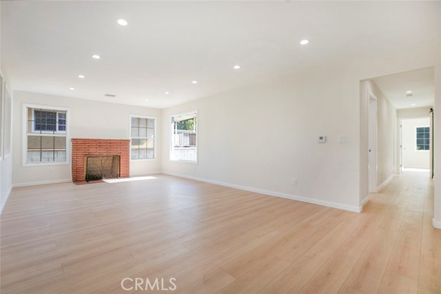 Detail Gallery Image 5 of 54 For 10150 Mcvine Ave, Los Angeles,  CA 91040 - 3 Beds | 2 Baths