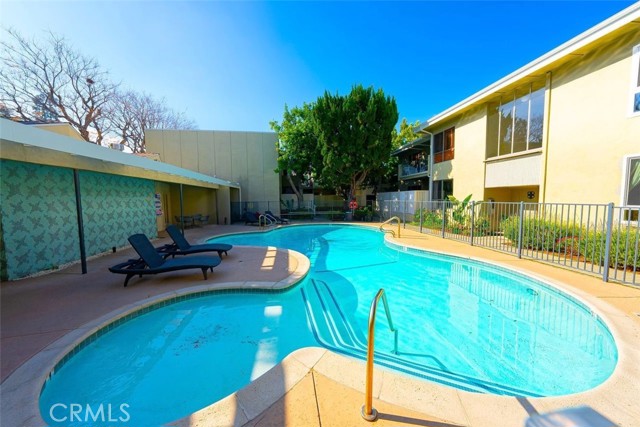 Detail Gallery Image 5 of 26 For 4353 Colfax Ave #33,  Studio City,  CA 91604 - 2 Beds | 1 Baths