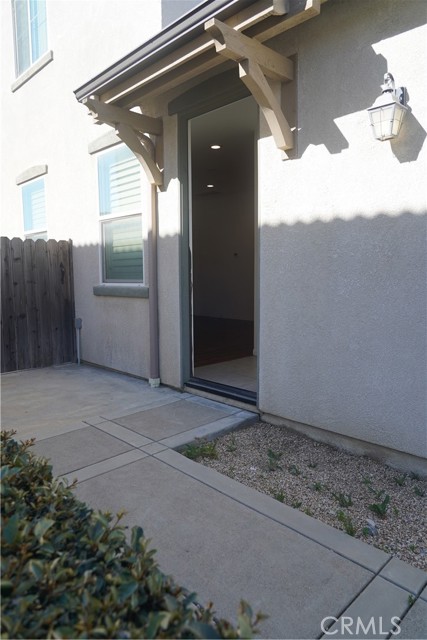 Detail Gallery Image 3 of 10 For 16413 Rosa Linda, Fontana,  CA 92336 - 1 Beds | 1 Baths