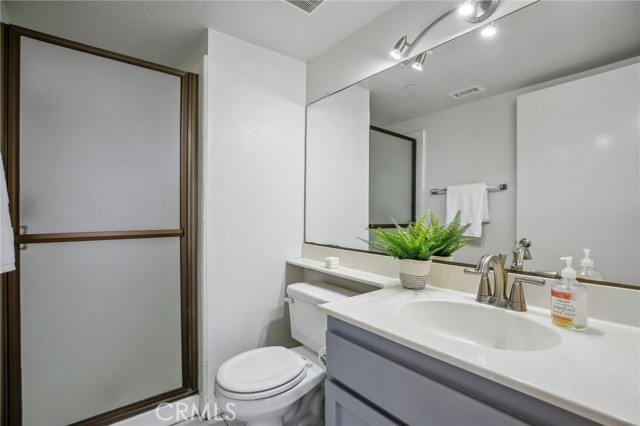 Detail Gallery Image 13 of 39 For 19130 Beachcrest Ln #E,  Huntington Beach,  CA 92646 - 3 Beds | 2/1 Baths