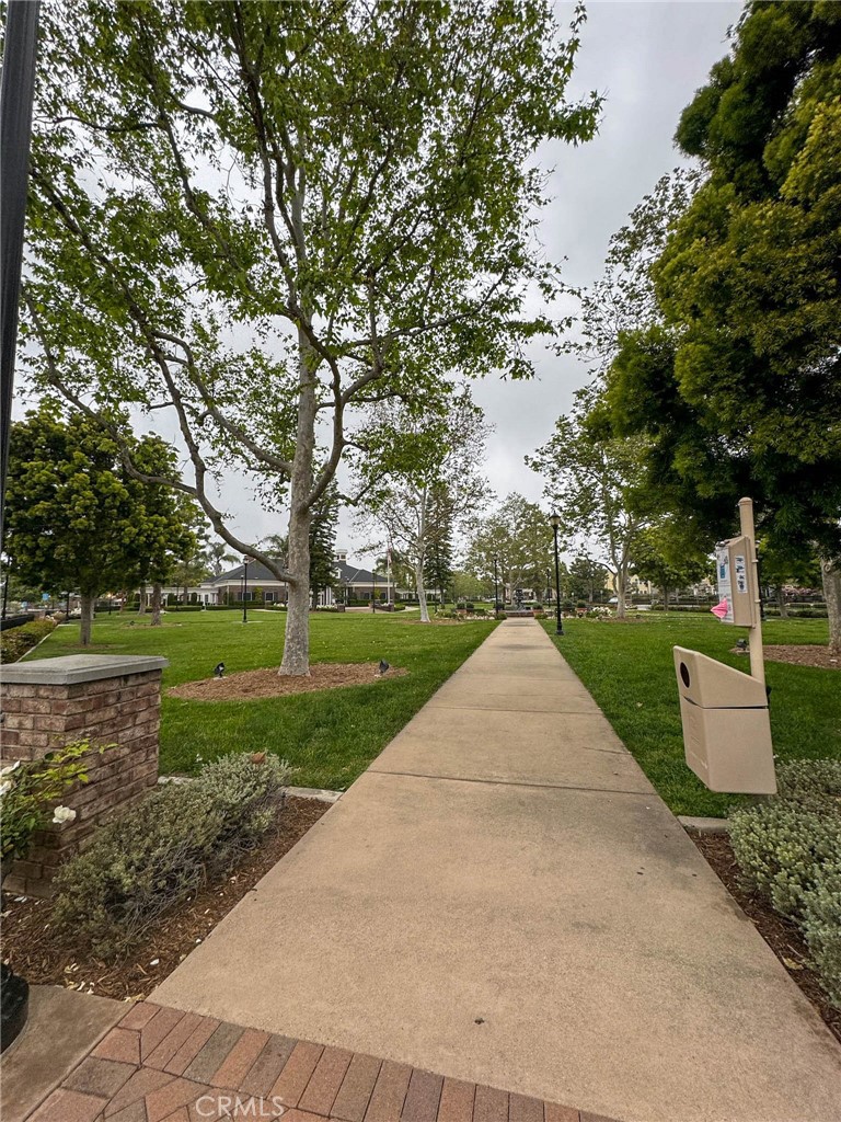 https://media.crmls.org/medias/c5d66023-b89f-40d3-8ad9-81280b285487.jpg?preset=X-Large