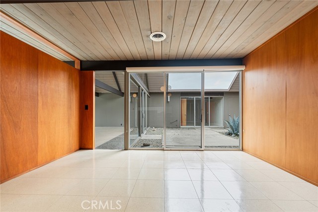 5112 E Valencia Drive, Orange CA: https://media.crmls.org/medias/c5d71929-3d8d-4477-a315-5a8e67e48994.jpg