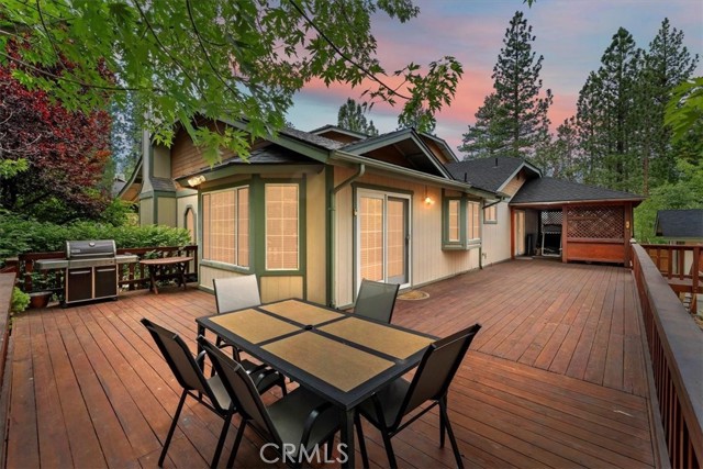 42784 Edelweiss Drive, Big Bear Lake CA: https://media.crmls.org/medias/c5d72cba-6a72-4d1a-87eb-fa187f59b1b3.jpg