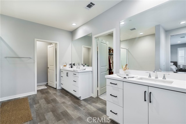 Detail Gallery Image 29 of 32 For 28604 Foothill, Saugus,  CA 91350 - 4 Beds | 3 Baths