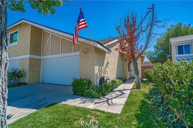 16722 Shinedale Dr, Canyon Country, CA 91387