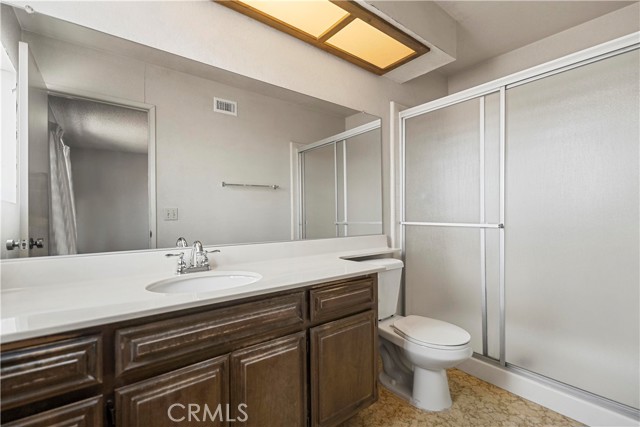 Detail Gallery Image 7 of 13 For 9905 Cedar St. #2,  Bellflower,  CA 90706 - 2 Beds | 2/1 Baths