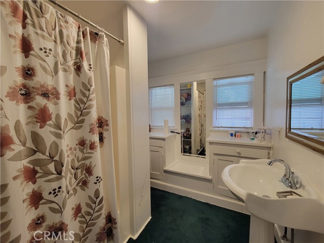 Detail Gallery Image 25 of 27 For 1434 N Genesee Ave, Los Angeles,  CA 90046 - 5 Beds | 2 Baths