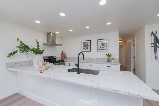 Detail Gallery Image 9 of 53 For 920 W Balboa, Newport Beach,  CA 92661 - 4 Beds | 4 Baths