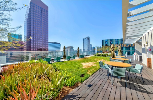 Detail Gallery Image 10 of 25 For 877 Francisco St #4211,  Los Angeles,  CA 90017 - 2 Beds | 2 Baths
