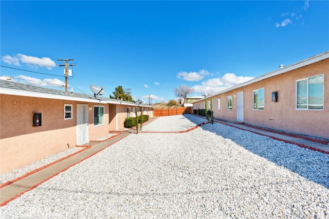 Detail Gallery Image 3 of 14 For 15564 Hesperia, Victorville,  CA 92395 - – Beds | – Baths