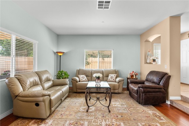 Detail Gallery Image 5 of 48 For 15721 Cobalt St #118,  Sylmar,  CA 91342 - 3 Beds | 3 Baths