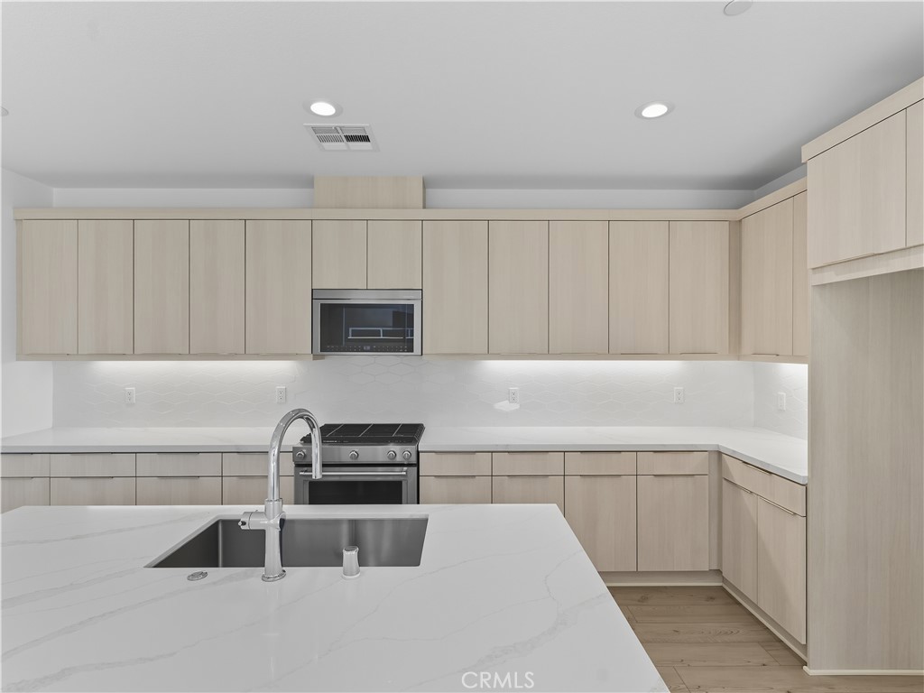 MLS #OC25227775 image #7