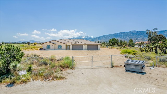 Detail Gallery Image 44 of 52 For 1525 Smoke Tree Rd, Pinon Hills,  CA 92372 - 4 Beds | 2 Baths