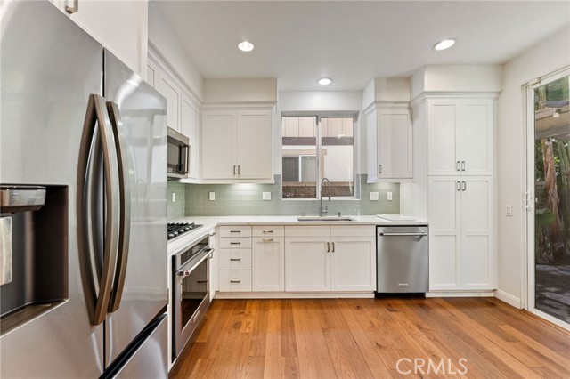 Detail Gallery Image 11 of 37 For 204 Windy, Tustin,  CA 92782 - 3 Beds | 2/1 Baths