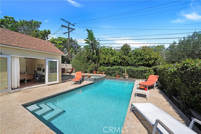 Detail Gallery Image 23 of 56 For 10707 Rochester, Los Angeles,  CA 90024 - 3 Beds | 3 Baths