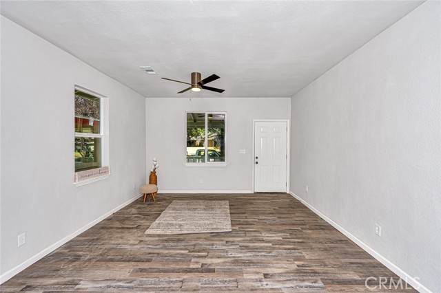 106 Pleasant Street, Modesto CA: https://media.crmls.org/medias/c5dbc761-b6f8-4019-aea7-091863f659b6.jpg