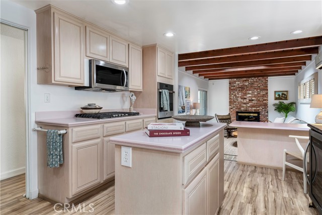 143 Roycroft Avenue, Long Beach CA: https://media.crmls.org/medias/c5dc6e86-19d4-4f34-b7a0-95cbbdee4210.jpg