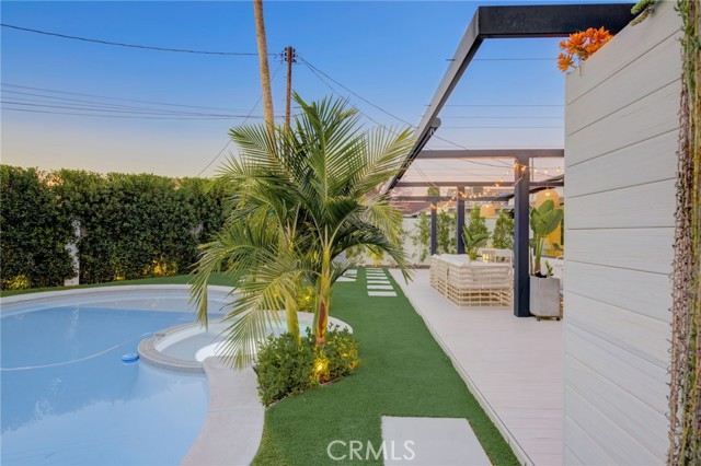 Detail Gallery Image 61 of 72 For 8161 Encino Ave, Northridge,  CA 91325 - 4 Beds | 3 Baths