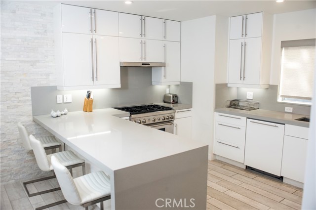 Detail Gallery Image 5 of 11 For 947 4th St #D,  Santa Monica,  CA 90403 - 3 Beds | 3 Baths