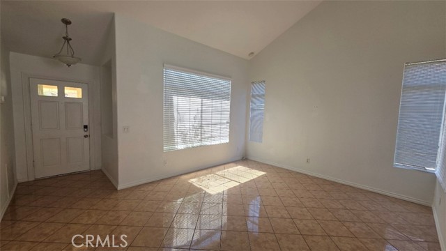 Detail Gallery Image 2 of 13 For 28620 N Port, Menifee,  CA 92584 - 3 Beds | 2/1 Baths