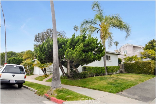 1314 Palm Avenue, Huntington Beach CA: https://media.crmls.org/medias/c5e0b53c-3f3c-456d-b0b9-9e9c15cd0c5e.jpg