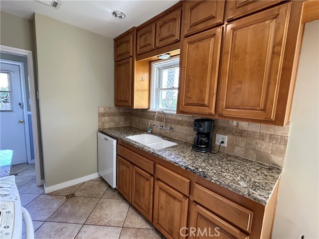 Detail Gallery Image 7 of 22 For 4981 Lincoln Ave, Chino,  CA 91710 - 3 Beds | 1/1 Baths