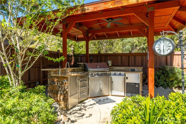 Detail Gallery Image 32 of 49 For 14395 Amorose, Lake Elsinore,  CA 92530 - 4 Beds | 3 Baths