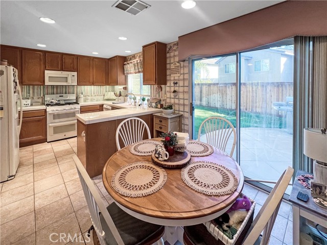 Detail Gallery Image 12 of 22 For 10 Palacio, Rancho Santa Margarita,  CA 92688 - 3 Beds | 2/1 Baths