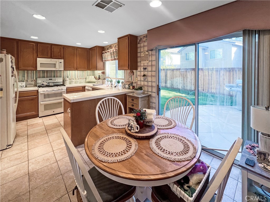 MLS #OC25250723 image #11