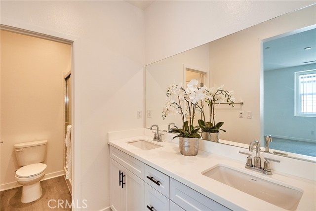 Detail Gallery Image 35 of 39 For 944 N Divino Privado, Ontario,  CA 91764 - 3 Beds | 3/1 Baths
