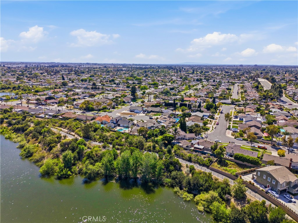 https://media.crmls.org/medias/c5e399c3-463e-4066-8fbd-8d85b8d480b5.jpg?preset=X-Large