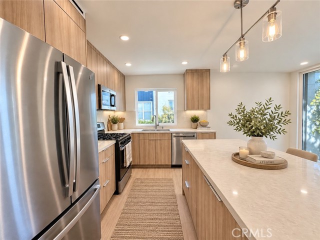 1540 S Beverly DR Unit: 2