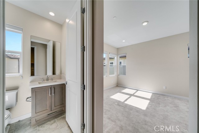 Detail Gallery Image 32 of 42 For 200 Holliston, Lake Forest,  CA 92630 - 4 Beds | 4 Baths