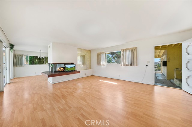 801 S Bradshawe Avenue, Monterey Park CA: https://media.crmls.org/medias/c5e44175-a092-4955-a5f6-74a2124749ed.jpg