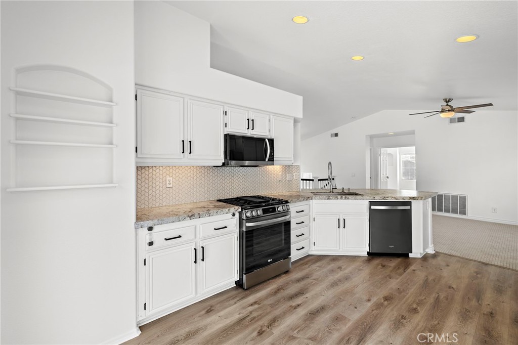 MLS #OC25229351 image #15