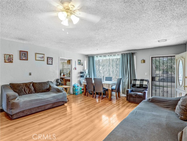 Detail Gallery Image 7 of 28 For 6156 Mckinley Ave, South Gate,  CA 90280 - 4 Beds | 2 Baths