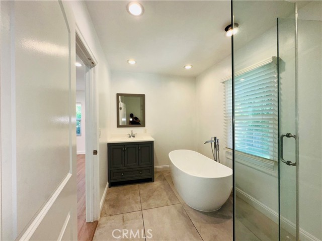 Detail Gallery Image 23 of 75 For 5148 Otis Ave, Tarzana,  CA 91356 - 4 Beds | 4 Baths