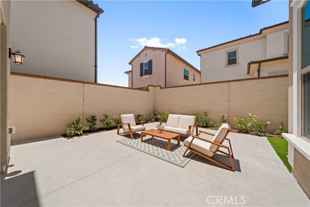 114 eversedge, Irvine CA: https://media.crmls.org/medias/c5e5a5bc-e628-4afd-a406-6c267f088f19.jpg