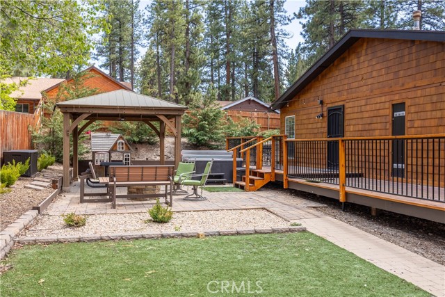 Detail Gallery Image 33 of 40 For 950 Alpenweg Dr, Big Bear City,  CA 92314 - 4 Beds | 2 Baths