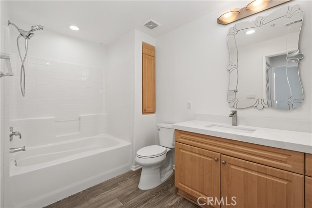 2426 Watermarke Pl, Irvine CA: https://media.crmls.org/medias/c5e6ad77-933b-4768-9b31-2bbd43e730ed.jpg