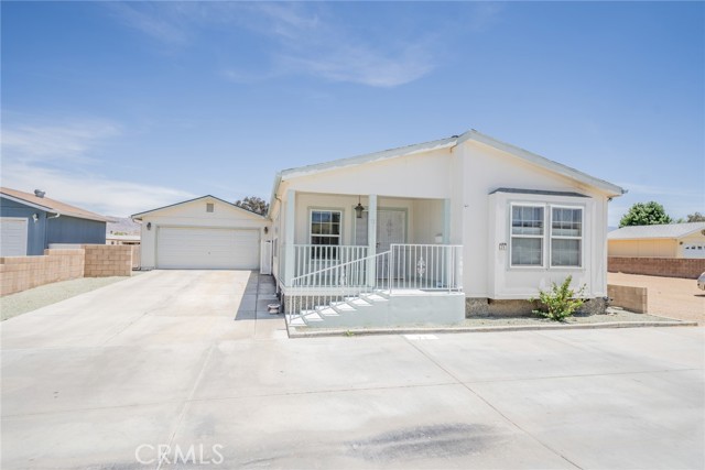 Detail Gallery Image 1 of 52 For 22241 Nisqually Rd #71,  Apple Valley,  CA 92308 - 3 Beds | 2 Baths