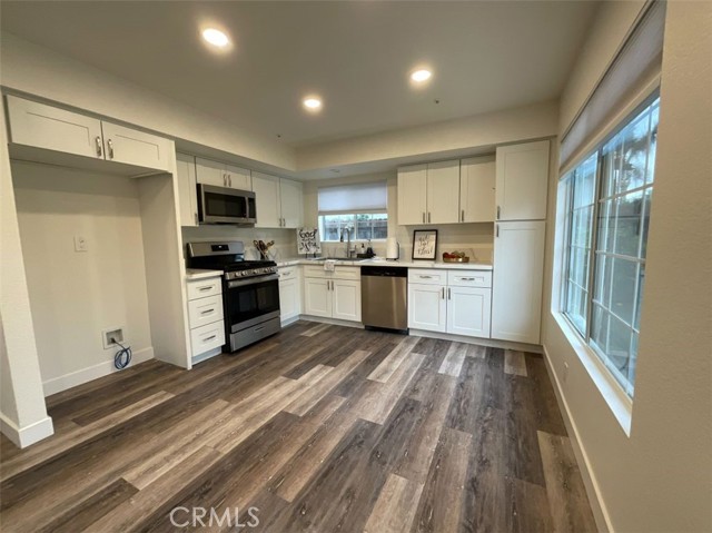 Detail Gallery Image 7 of 40 For 8028 Sorrento St, Fontana,  CA 92336 - 4 Beds | 2/1 Baths