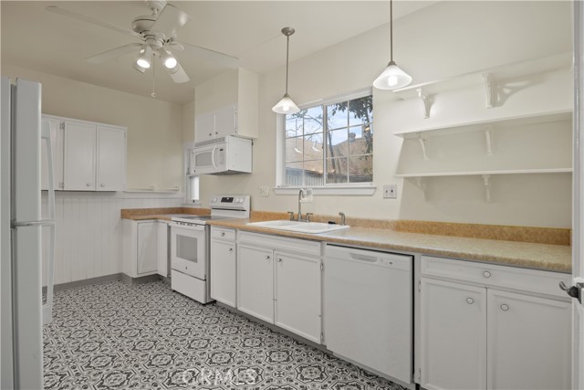 316 W Sacramento Avenue, Chico CA: https://media.crmls.org/medias/c5e78e4e-e201-4b95-abfb-8bb90fe938d9.jpg