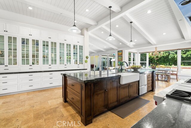 11581 Arroyo Avenue, North Tustin CA: https://media.crmls.org/medias/c5e7d5bf-1e2b-4734-af8d-4115b3a7157e.jpg