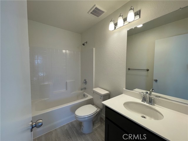 Detail Gallery Image 6 of 8 For 786 Stone Ridge East Ave, Merced,  CA 95341 - 3 Beds | 2/1 Baths